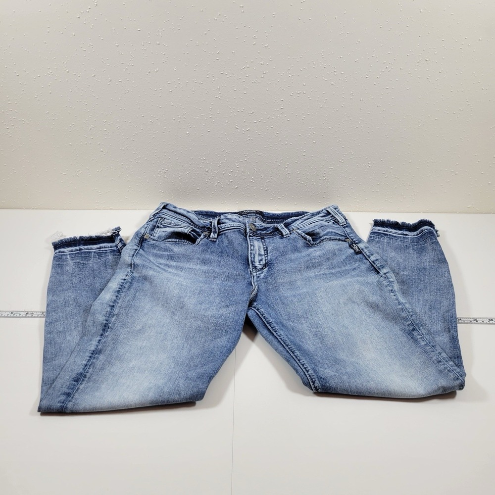 Silver Women's Jeans Avery Ankle Skinny Raw Hem Size 32/27 Blue
